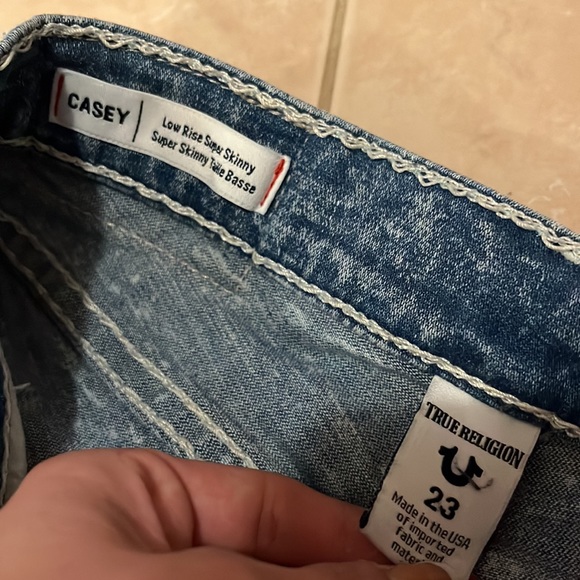 Women’s True Religion| Casey Low Rise Super Skinny Jeans - Picture 3 of 3
